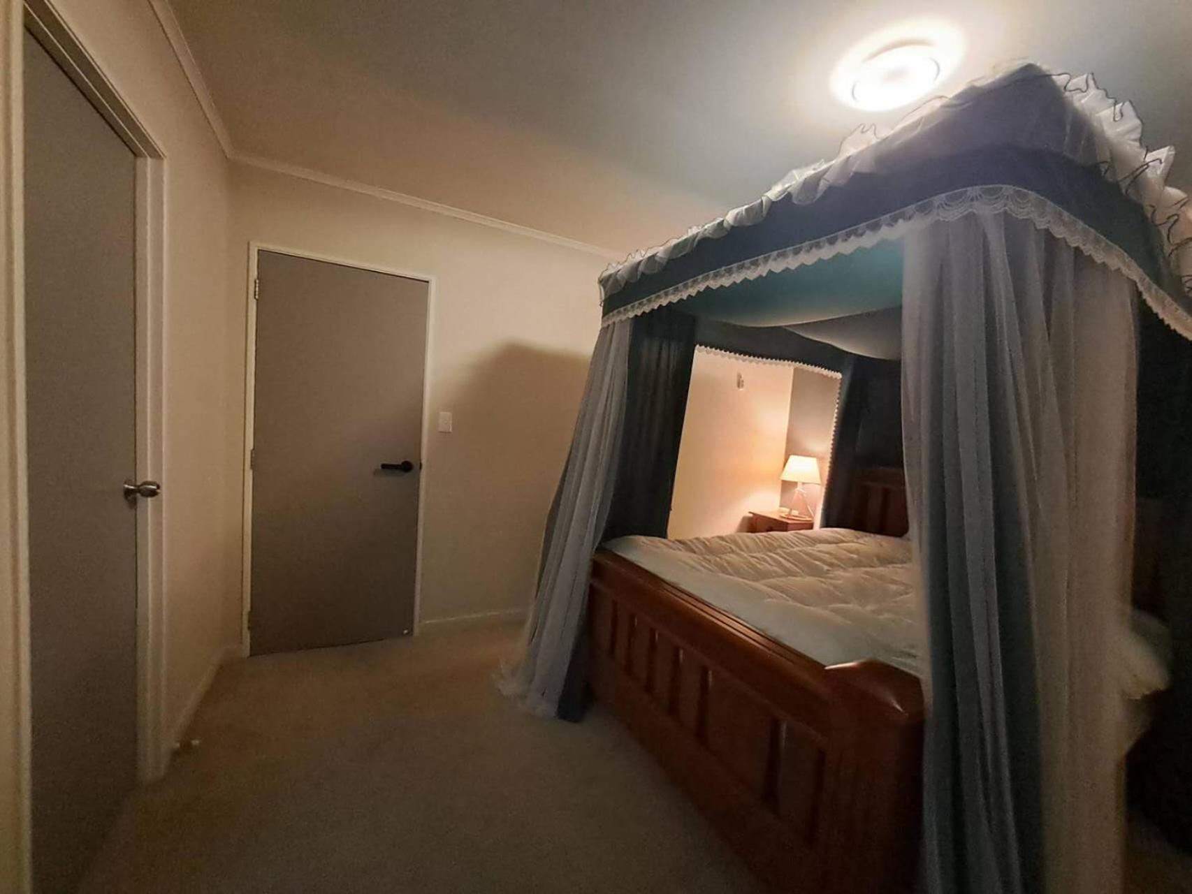 Privatunterkunft In Remuera With Free Street Carpark, Handy Close To Cuisine Restaurant And Public Transportation Auckland