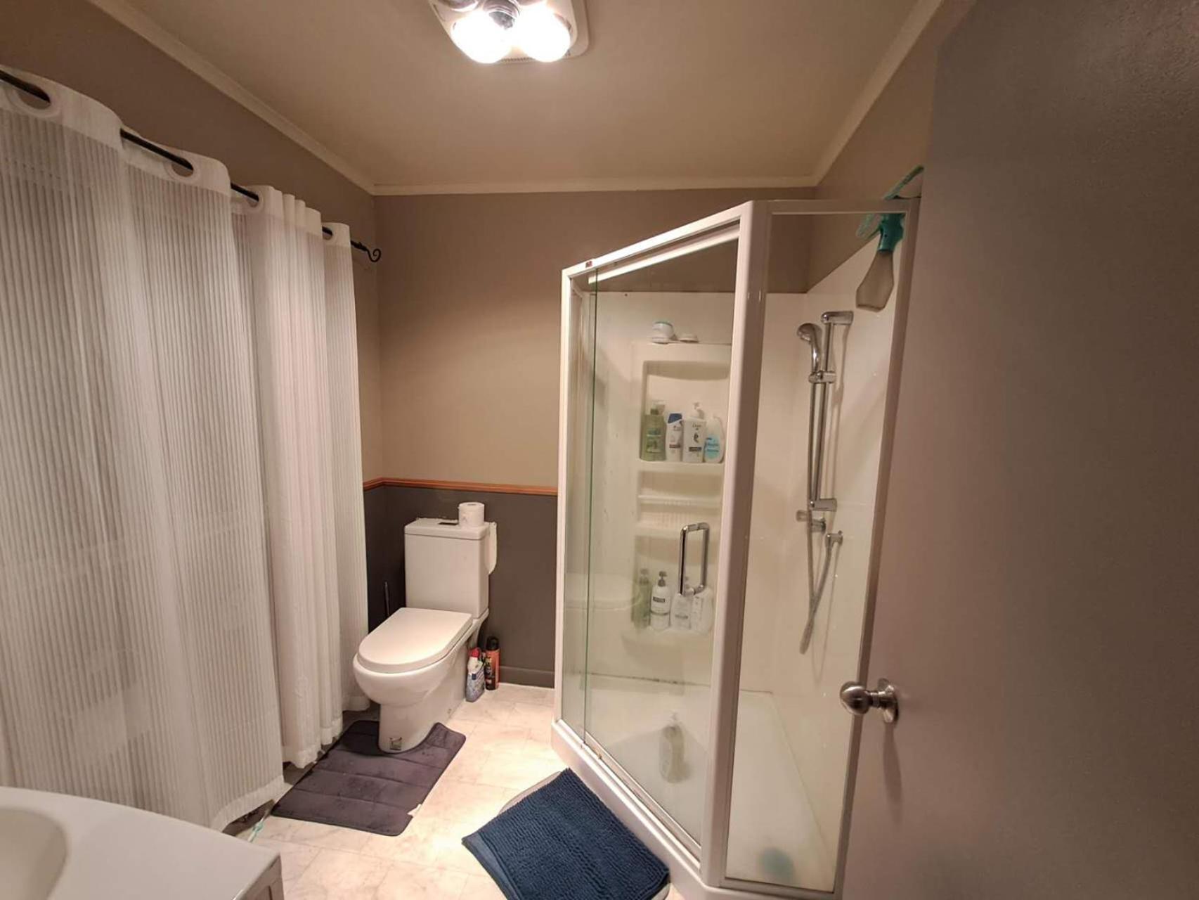 Privatunterkunft In Remuera With Free Street Carpark, Handy Close To Cuisine Restaurant And Public Transportation